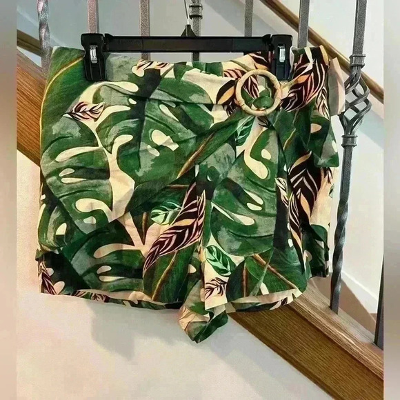 Farm Rio Tropical Leaf Print Linen Blend Shorts - Picture 4 of 6